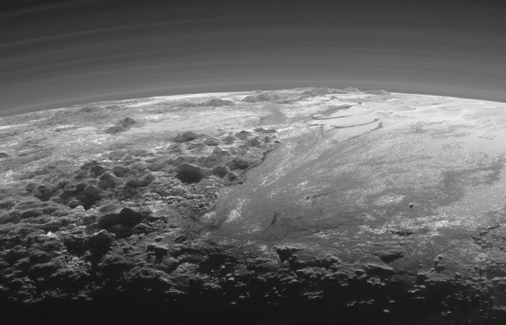 Amazing Plutonian Landscape-- Layers of its tenuous atmosphere are also revealed in the backlit view:
apod.nasa.gov/apod/ap210115.… 
ht <a href="/NASA/">NASA</a> #TuesdayThoughts #TuesdayMood #astronomy #photography #inspiration #APAXX 
📷 Johns Hopkins Univ. APL Southwest Research Institute
