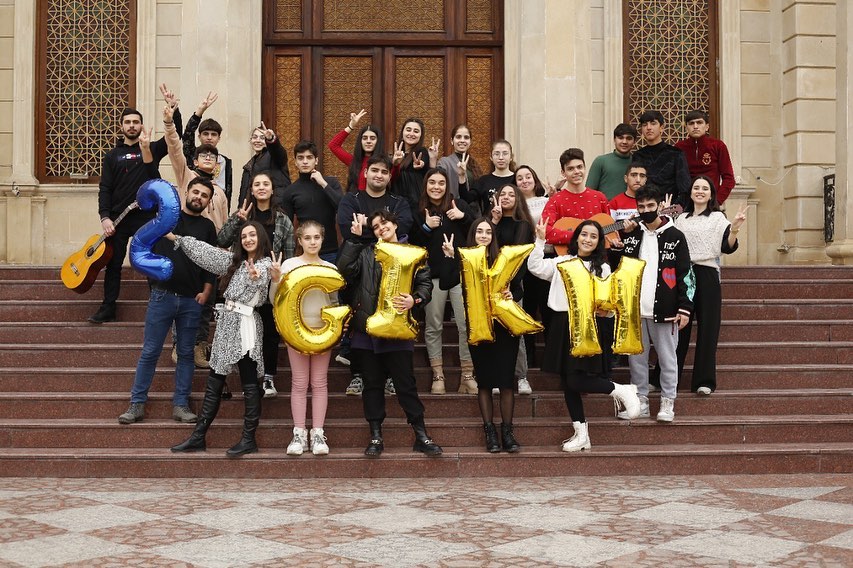 ElsenMe35872208's tweet photo. #Gikm mənə çox şey öyrətdi Düzgün ünsiyyət qurmağı, sosiallaşmağı, gələcək karyeramda addımlamağı öyrətdi. Gikmin Xaçmaz nümayəndəliyi mənim üçün normal bir qurum deyil ailəmdir. Asudə vaxtımı səmərəli keçirməyə köməkdir #Gikmbaglanmasın @azpresident @1VicePresident @Youthfund_Az https://t.co/FGQcVNI3Hx