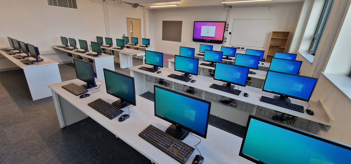 evrict's tweet image. 81 new PC&apos;s and monitors delivered ready for the Academy when the staff and students return after Easter. Neat and tidy installation of the ICT suite. 
#ictsuite #tarletonacademy #schoolrebuildingprogramme #srp #dfe #departmentofeducation #departmentforeducation #hpelitedesk