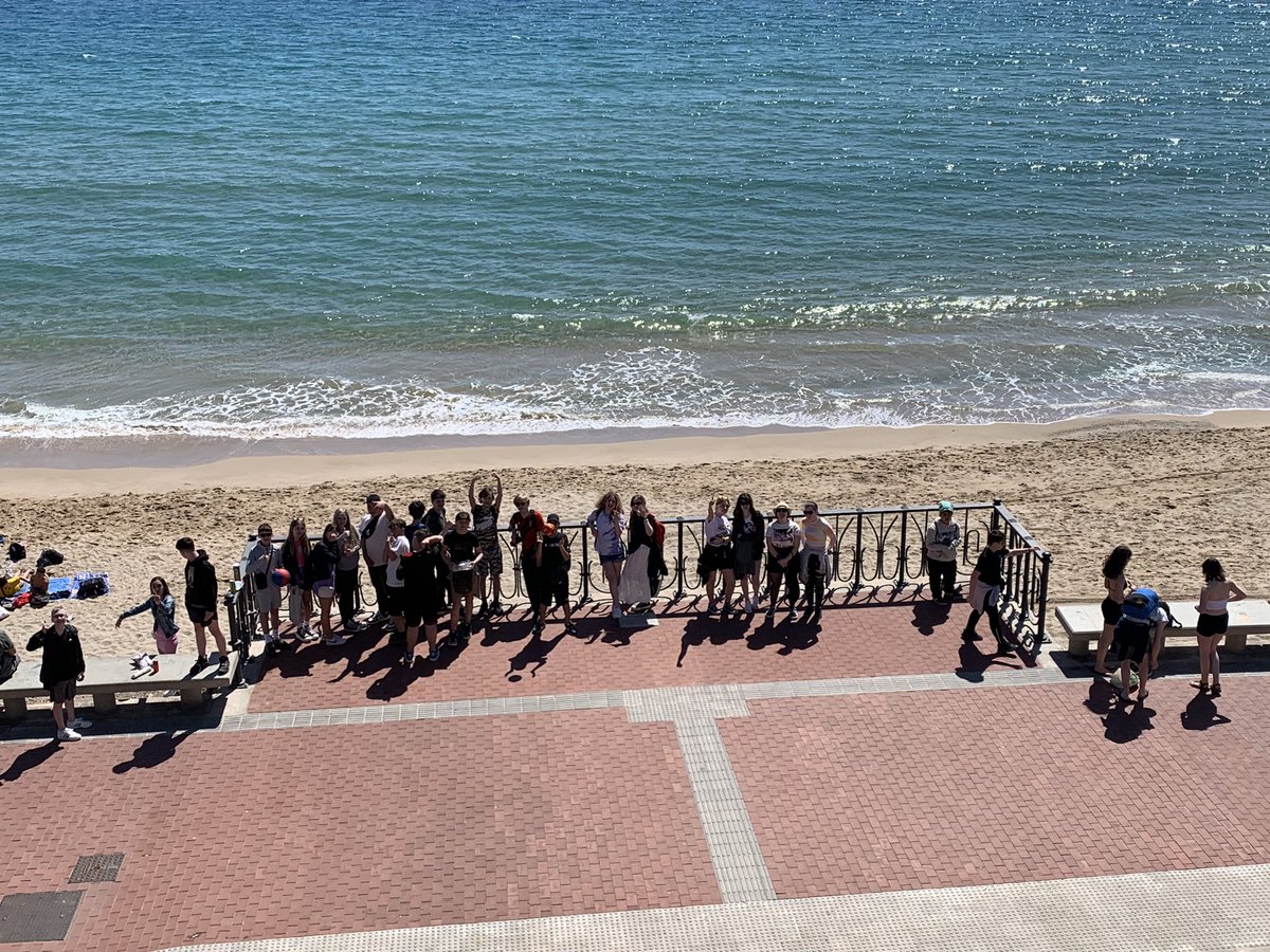 malonelanguages's tweet image. Beach buddies on Tarragona beach🏝️ 😎