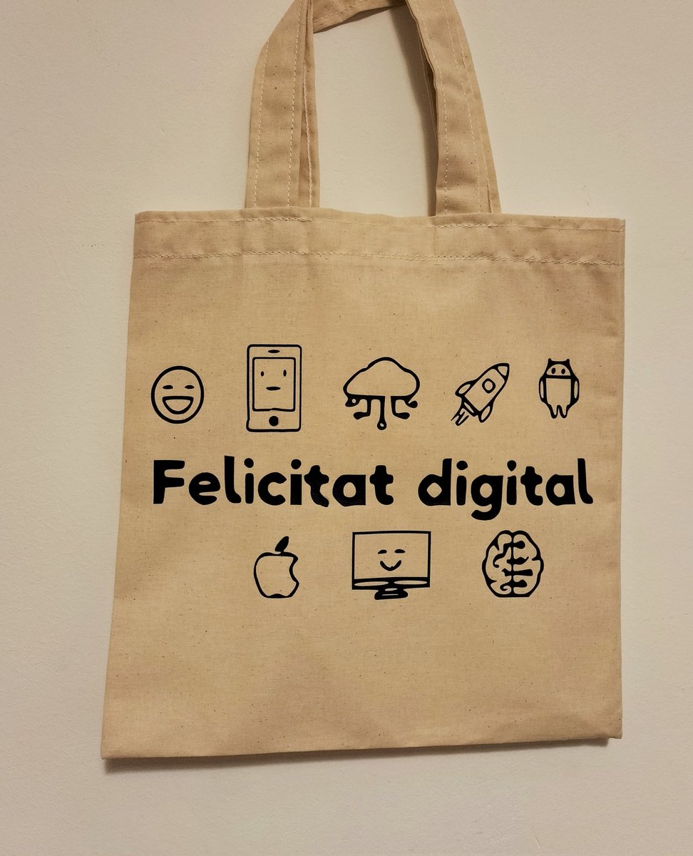 GuSoMu_'s tweet image. En dec tenir unes 15.
La que més m'agrada és la de Felicitat Digital, que vaig fer jo amb 14 anys.