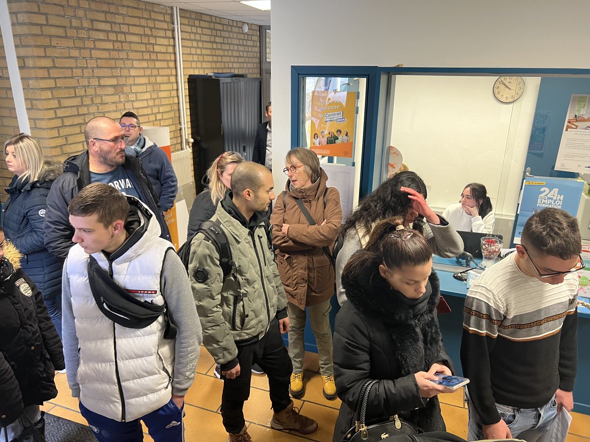hautsdefrance's tweet photo. #JPOEmploiFormation Top départ de la journée “Portes Ouvertes” des 2⃣4⃣ Espaces #ProchInfoFormation des #hautsdefrance en direct de #Valenciennes.

⏩ En recherche d’emploi, besoin d’une formation ? Venez, on vous attend nombreux !

Cc @rigaud_laurent https://t.co/FLJ8InSx6c