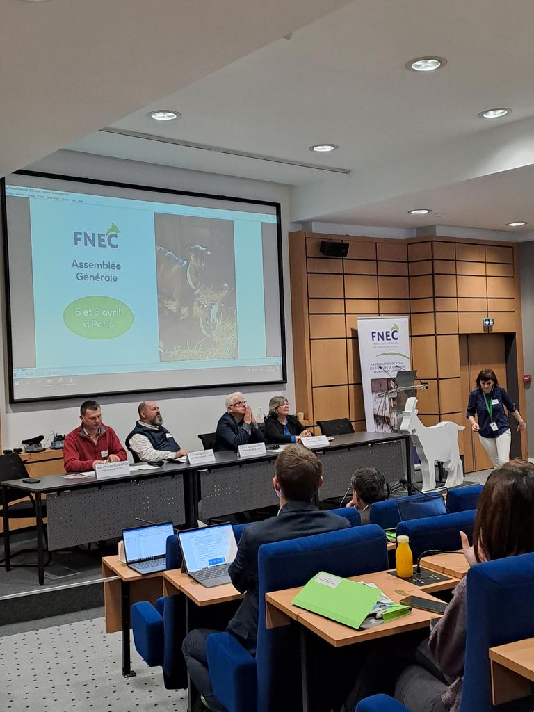 EleveursChevres's tweet image. L'AG plénière a démarré ce matin.
✅️Conjoncture et revenus 2022📊 @InstitutElevage
✅️"Les principales filières caprines en Europe: état des lieux, enjeux et perspectives en France, Espagne et Pays Bas", par les conseillers agricoles des ambassades d'Espagne et Pays-Bas. 🌍