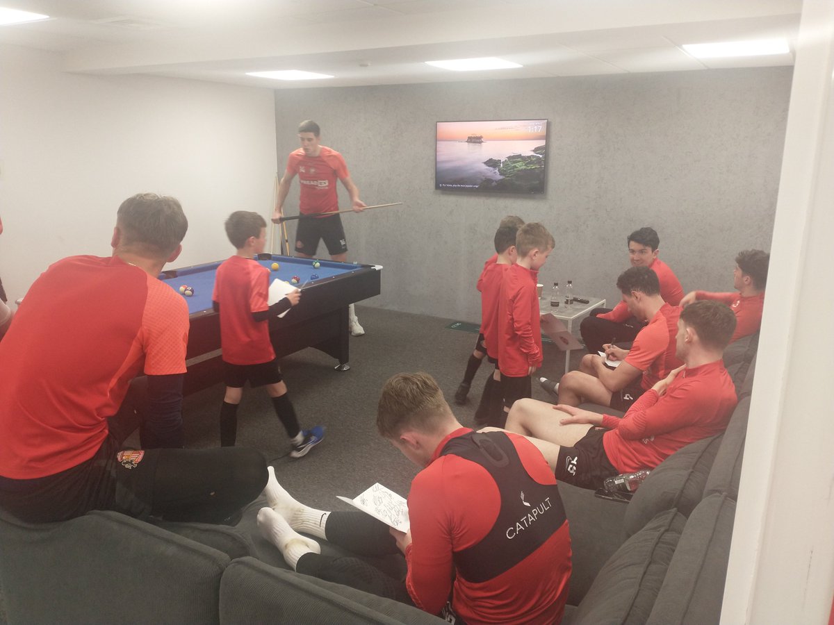 AcademyOfLight's tweet image. 👏 Next season's new intake of Under-9s were welcomed to the AoL earlier this week by the #SAFC first-team squad!

#SAFCAcademy