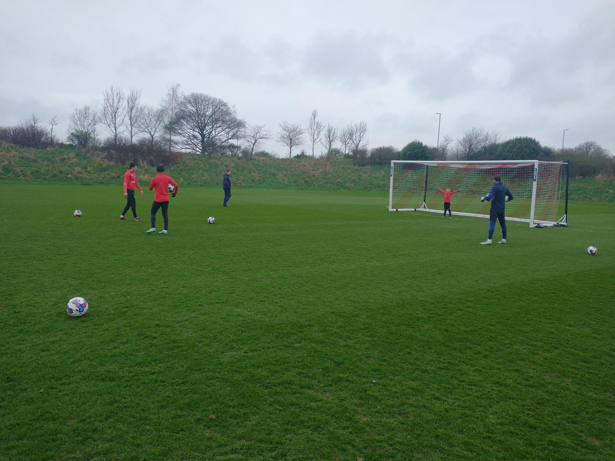 AcademyOfLight's tweet image. 👏 Next season's new intake of Under-9s were welcomed to the AoL earlier this week by the #SAFC first-team squad!

#SAFCAcademy