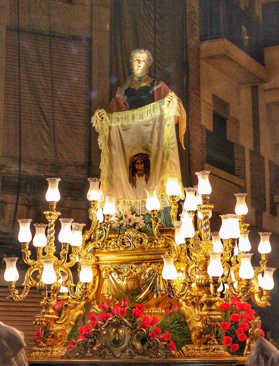 La Santísima Virgen de los Dolores, el Cristo del Perdón y  la Santa Verónica, miércoles santo en Cieza.
<a href="/DolorosaCieza/">Stma. Virgen de los Dolores</a> 
<a href="/CofradiVeronica/">Santa Verónica</a> 
<a href="/PerdonCieza/">Cristo Perdon Cieza</a> 
<a href="/JHPCieza/">Semana Santa Cieza</a>