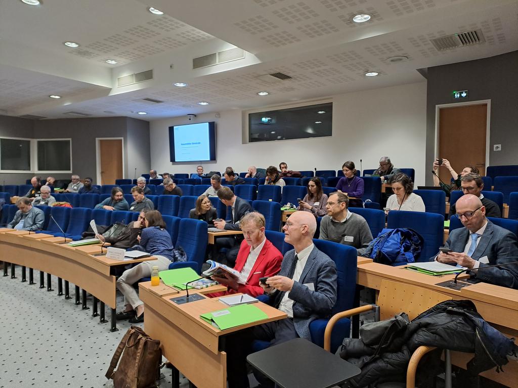 EleveursChevres's tweet image. L'AG plénière a démarré ce matin.
✅️Conjoncture et revenus 2022📊 @InstitutElevage
✅️"Les principales filières caprines en Europe: état des lieux, enjeux et perspectives en France, Espagne et Pays Bas", par les conseillers agricoles des ambassades d'Espagne et Pays-Bas. 🌍