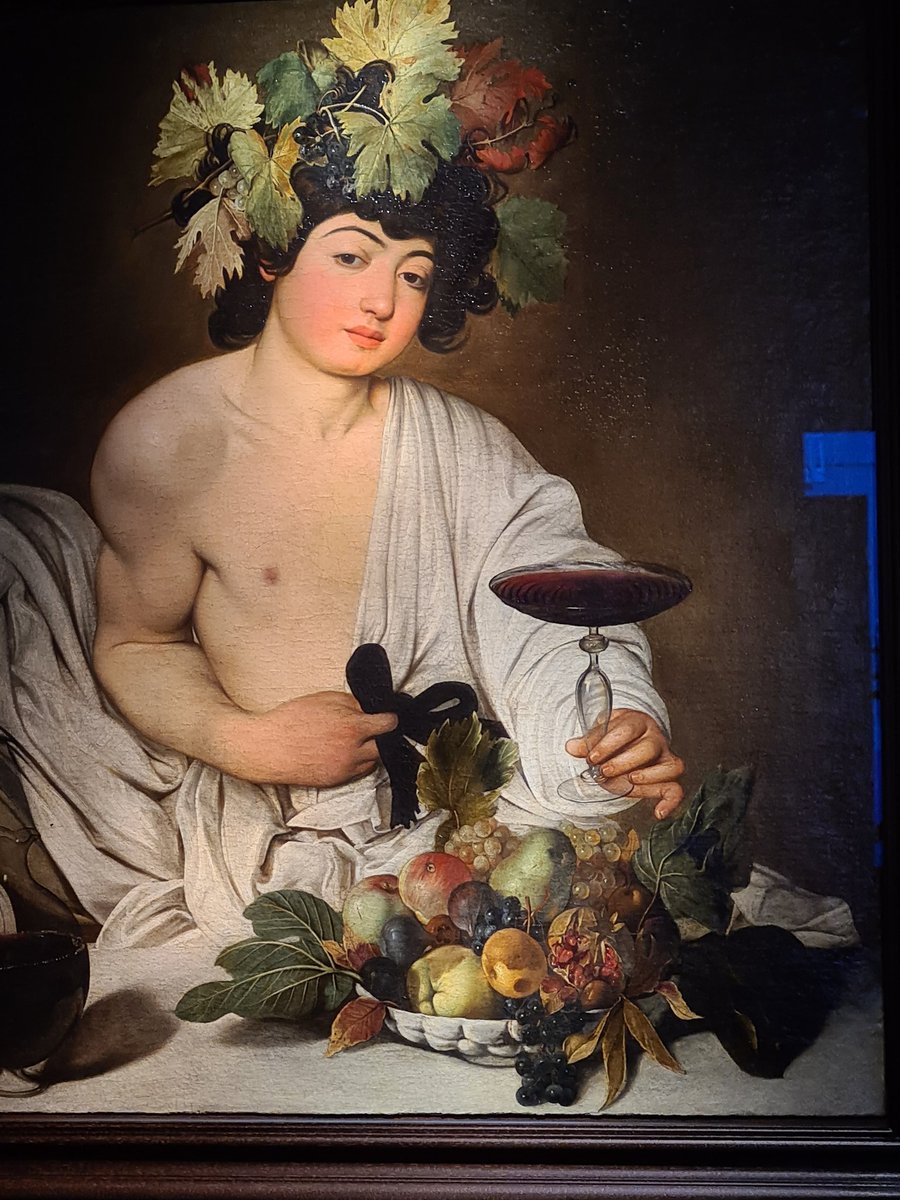 See, Caravaggio knew how to hold a wine glass! 

Though I have my doubts about the stability of that stem

The actual painting was on show #Vinitaly2023
by the way...