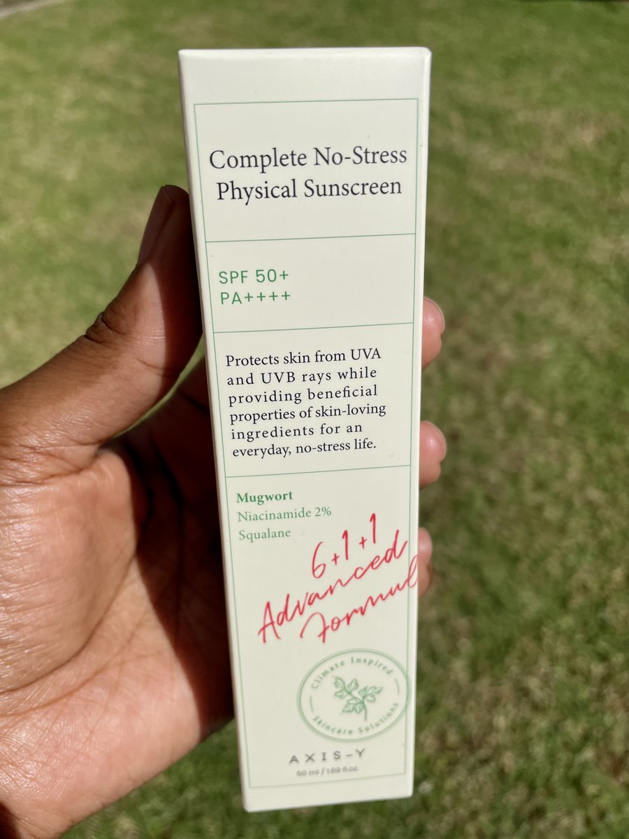 MmaboreMolaba's tweet photo. Sunscreen recommendations according to skin type.

Today we are focusing on oily skin.

There are different types of oily skin:
-Dehydrated oily skin
-Acne-prone oily skin
-Combination skin

Dehydrated oily: Cosrx Aloe Soothing 
Acne-prone oily skin: AXIS-Y No Stress 

A thread🧵 https://t.co/2qUkempK55