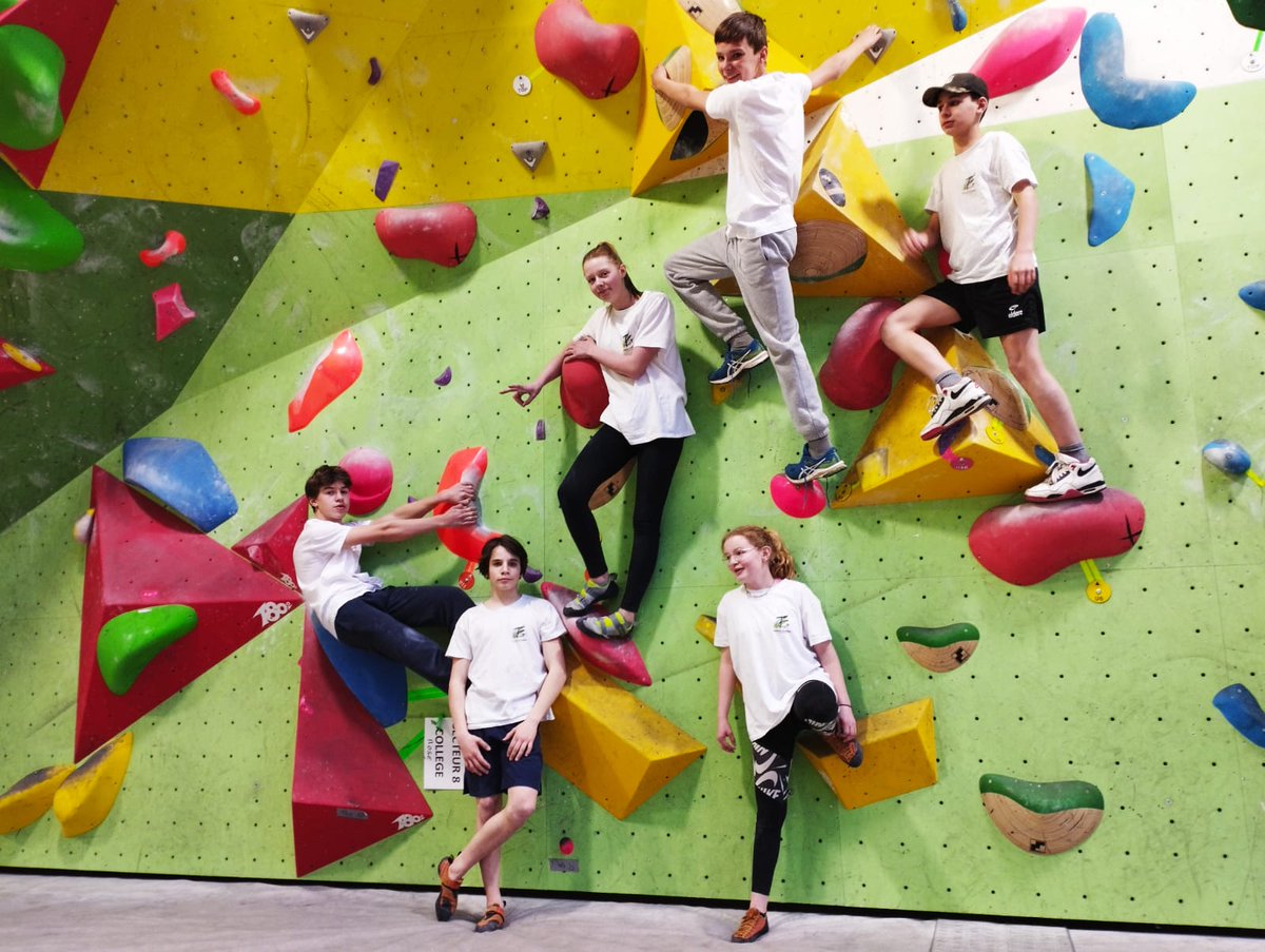 Collège Pierre Bayrou tweet media