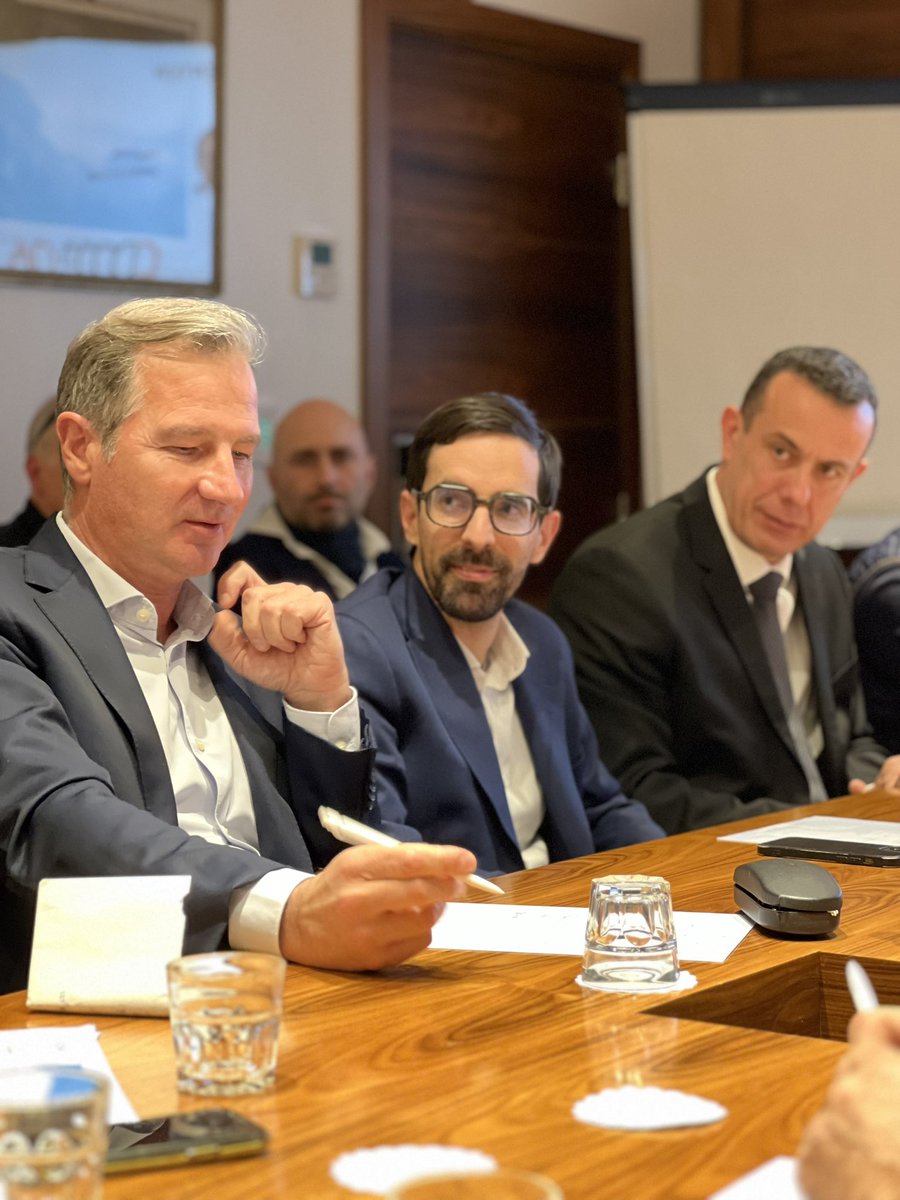 fcna_nice's tweet photo. Hier c’était le #ConseildAdministration de la FCNA. Au programme : actualités et échanges sur les projets à venir 🙌 Merci à Mr GRINDA et l’hôtel WESTMINSTER pour l’accueil. Merci également à @PierreIppolito @UPE_06 , @CPMESUD , @CCIcotedazur , @NiceShopping06 , @VilledeNice ✨ https://t.co/7xNQxMRRdB