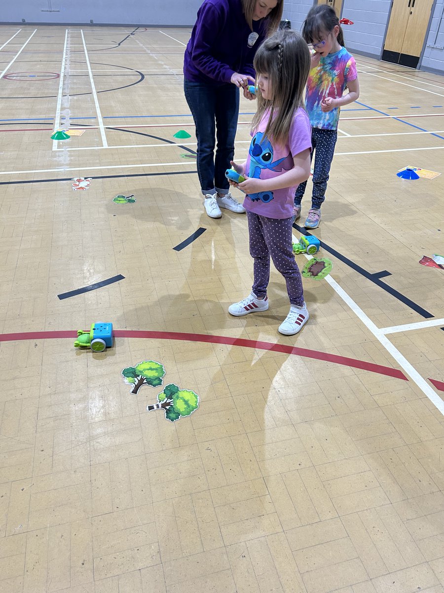 AJOBPickard's tweet photo. This week @SACTechDigital & I visited the @southayrshire Holiday Clubs with @LRUK #BotleyCodingRobot & a challenge, create an algorithm to help #Botley collect the Easter eggs & put them in the basket, so much fun #Coding #ProblemSolving & lots of celebrations 🥰 https://t.co/c73B7LvAGl
