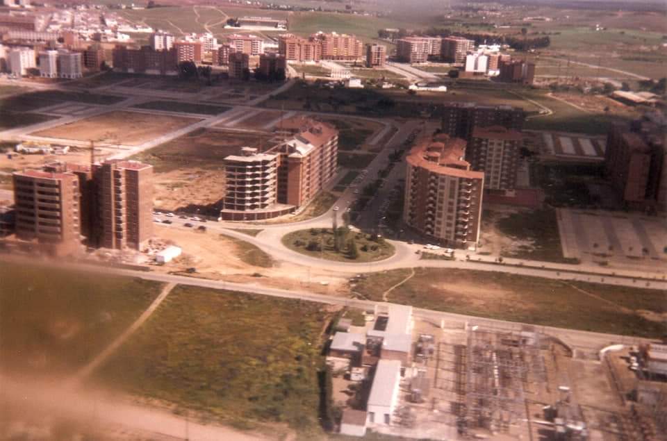 Miguel_A_Ponce_'s tweet photo. Historia de Badajoz

La Avenida Sinforiano Madroñero (rotonda hacia arriba) comienza a tomar forma. https://t.co/zMgMyFQBli