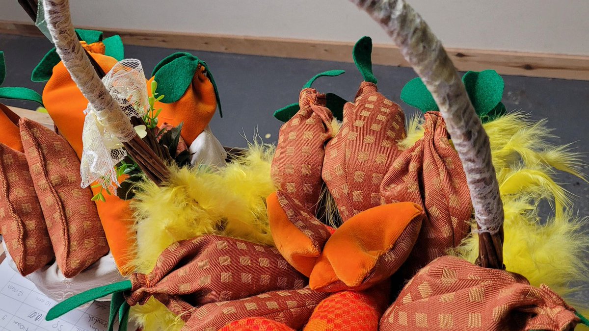 😂What has this lovely bunch of carrots got to do with our appearance at #BoltonUnityFestival?

Thanks to the handiwork of our star volunteers and some amazing helpers, you can come and find out here...
📅Mon 10 April
🕰️11-3pm
📍Uni of Bolton Stadium

#WhatsOn #Bolton