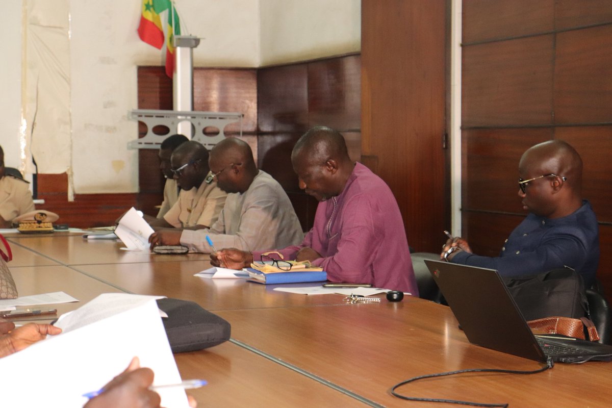 statsenegal's tweet image. Dans le cadre du #RGPH5 , la Gouvernance de Dakar a abrité une rencontre d&apos;échanges entre l&apos;ANSD, l&apos;administration territoriale et les relais communautaires pour la phase du dénombrement prévue du 15 mai au 15 juin 2023.
#RGPH_SN2023 #Recensement #kebetu