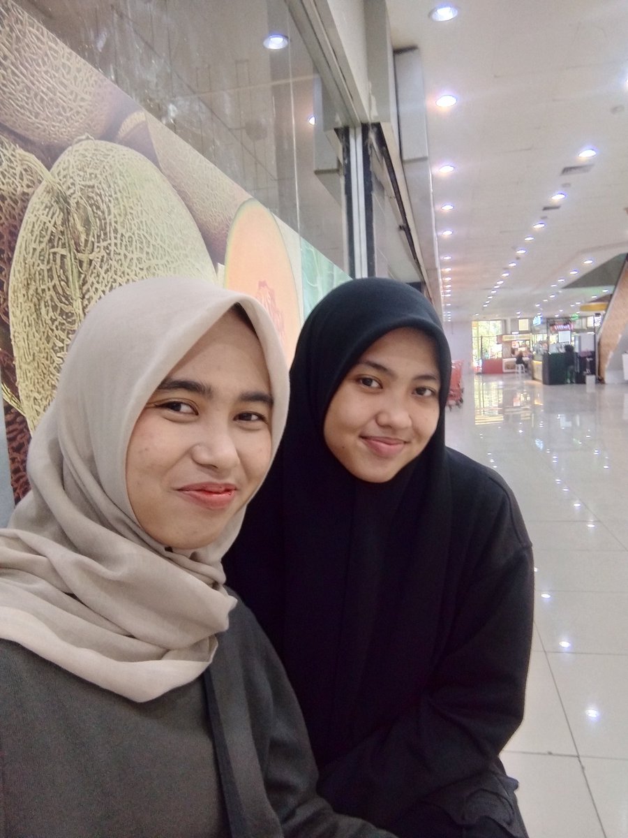 nasikemarennn's tweet photo. banyak jadwal bukber sampe kadang suka kelupaan kalo ada janji bukber, untung inget 🤣
karna lagi males bawa motor akhirnya pesen GrabBike, untung banget lagi ada promo 'YUKBUKBERGB', di jam 3 s.d 5 sama jam 8 s.d 9 deh, happy banget jadi bisa #KeepKalem bareng @GrabID https://t.co/EdO6ubyQPQ