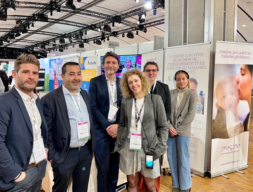Heureux d'échanger avec l'équipe de <a href="/CardifBNP/">Cardif</a>, mécène généreux de l'<a href="/InstitutImagine/">Institut Imagine</a>, présent au salon de l'<a href="/AssNaCoFin/">ANACOFI</a> aujourd'hui. #mécénat #philantropie #générosité #recherche #maladiesgénétiques