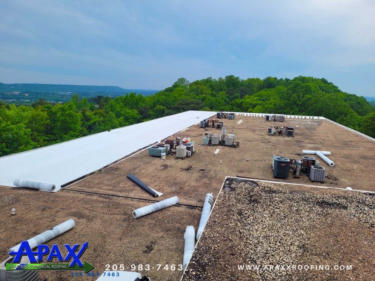 Do you need a commercial roofer? #APAXX is tops in our field of commercial and industrial roofing; whether it’s a roof repair, roof replacement, or preventative maintenance program to prolong the life of your roof.

Call us. 205-983-7463 
apaxxroofing.com