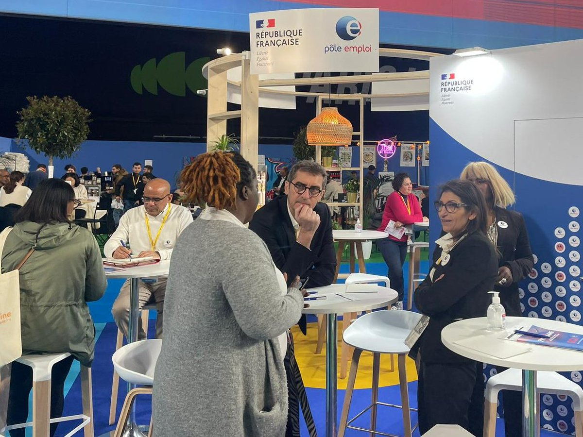 [#GoEntrepreneurs] 1 million, c'est le nombre d’#entreprises créées en 2022 ! 🚀

Jean Bassères, DG de @pole_emploi, échange avec nos conseillers présents à <a href="/GoEntrepreneurs/">GO Entrepreneurs</a> pour accompagner les créateurs d'entreprise 💪

Retrouvez-nous sur le stand E52 ! 📍

#TousMobilisés