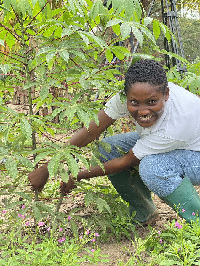 Everyday is a good day to be a farmer.
It’s the love and passion for what we do that make us do it best. @EnyonamManye 👏🏾

#FarmLife #YouthinAg #WomeninAg