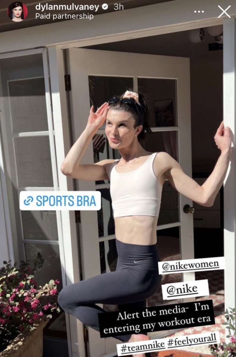 Thecryptomist's tweet photo. The new face of #Nike Women 

A man with balls advertising females leggings.
A man with no tits advertising sports bra. https://t.co/ZezsWYbOzR