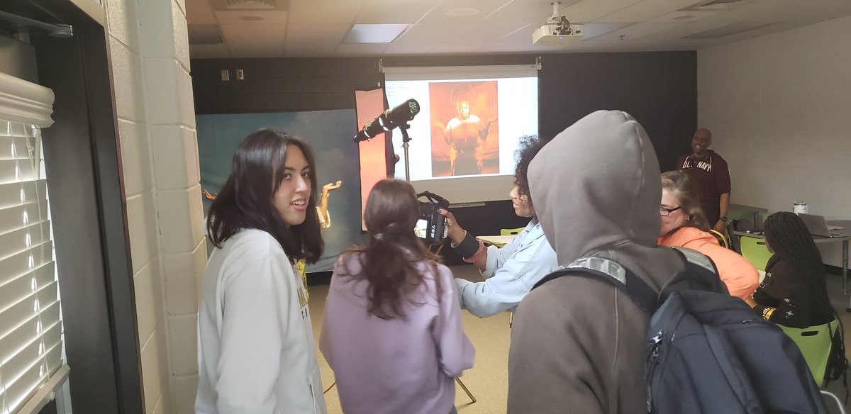 pros_training's tweet photo. @pros_training the look of engagement. Should classrooms and smiles on kids' faces show up at this frequency daily? 
#youthdevelopment #k12 #entertainment #photography #arts #workforcedevelopment https://t.co/3XUVA3QWCc