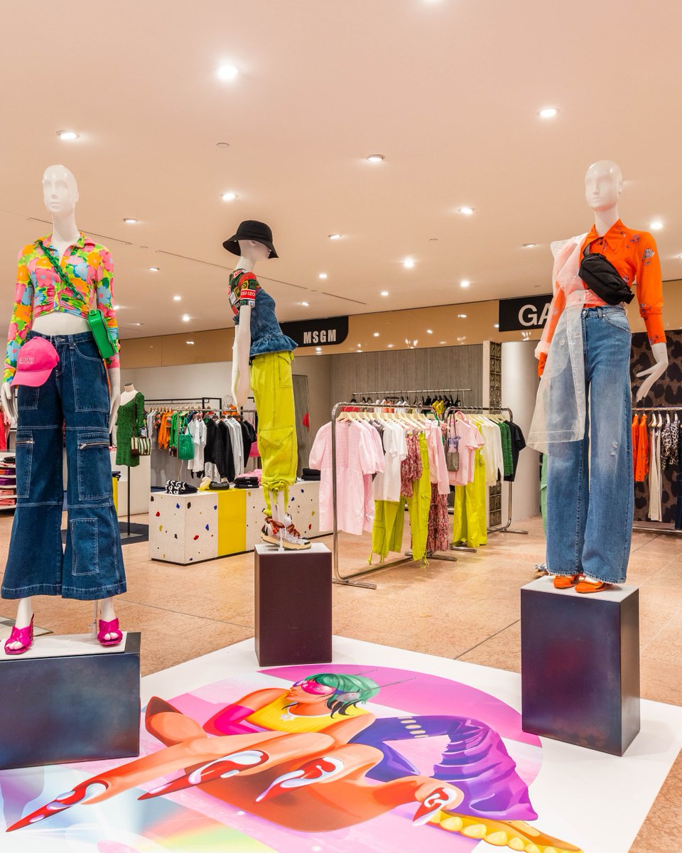 Il trend #Y2KNowstalgia è davvero inarrestabile: anche #RinascenteTorino si riempie di stampe, colori fluo e proposte ispirate agli anni 2000!
Ti aspettiamo in store con tantissimi brand, capi e accessori che ti faranno fare un tuffo nel passato.