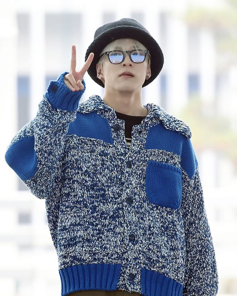kenzo's tweet photo. Singer #ASAHI  from #TREASURE in a full KENZO look from Spring-Summer 2023 by @nigoldeneye at the ICN airport.

#KENZONIGO #KENZOFamily https://t.co/kydHNITjl0