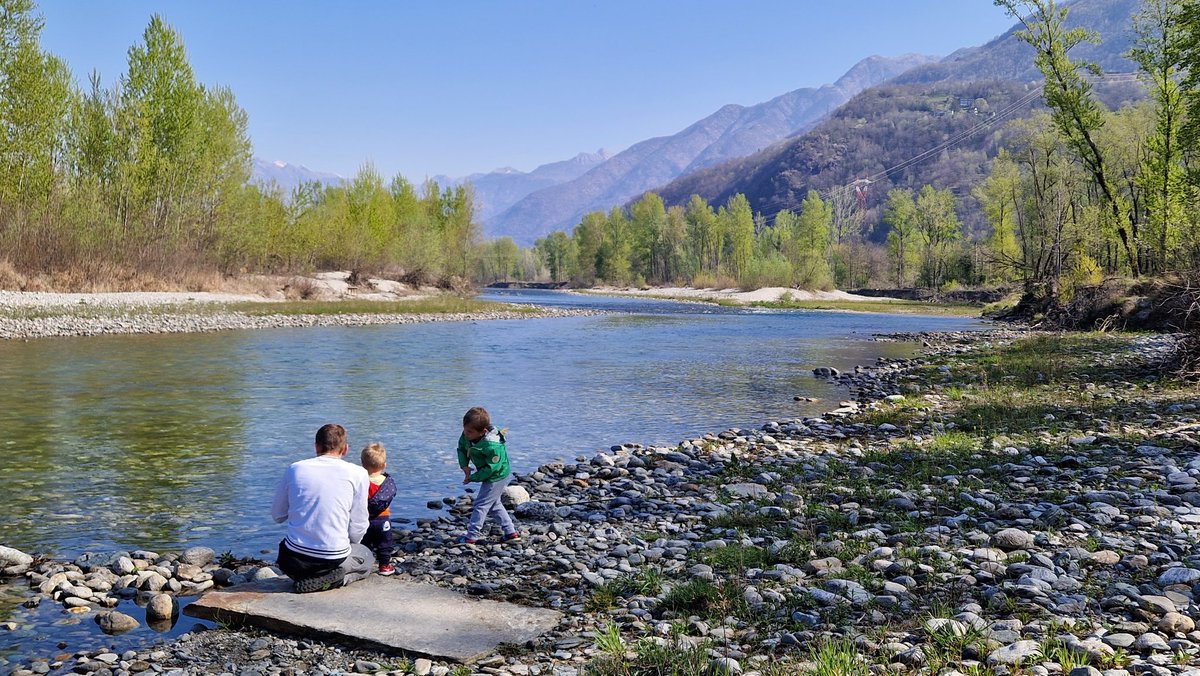 A dry Fiume Toce (and the boys) 🥲 

#homeviews #northernitaly