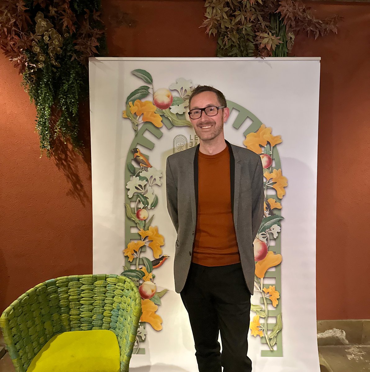 JardinRetrouve's tweet photo. "Osmanthus in all its majesty bouqueted by jasmine and iris in the heart, with peach and apricot faceted by leathery and chypre inflections." 🍑 - Maxence Moutte, perfumer , on his creation, Osmanthe Liu Yuan. Be more OLY! https://t.co/DYWgkTiNch #bemoreOLY #lejardinretrouve #OLY https://t.co/km9yOm8g0K