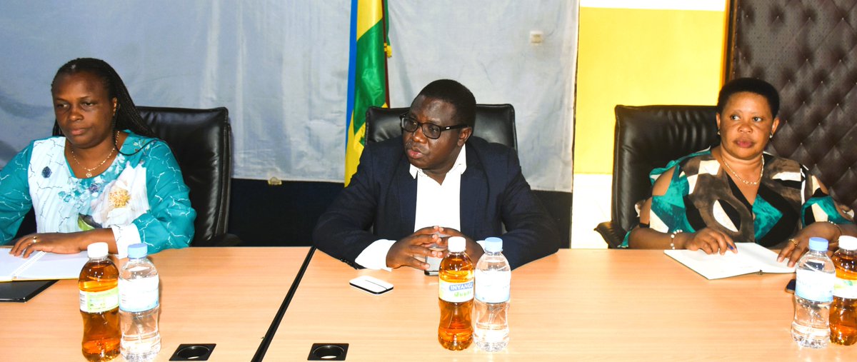 KarongiDistr's tweet photo. Guverineri wa @RwandaWest , Bwana @HabitegekoFran1 ari kuganira n’Abagize Komite Nyobozi &amp; Biro y’Inama Njyanama by’Akarere ka Karongi ku mikorere igamije gukemura ibibazo bibangamiye imibereho myiza y’abaturage; igwingira n'ibibazo byabo ndetse n'imikorere n’imikoranire y’inzego https://t.co/1hFHkudiiI