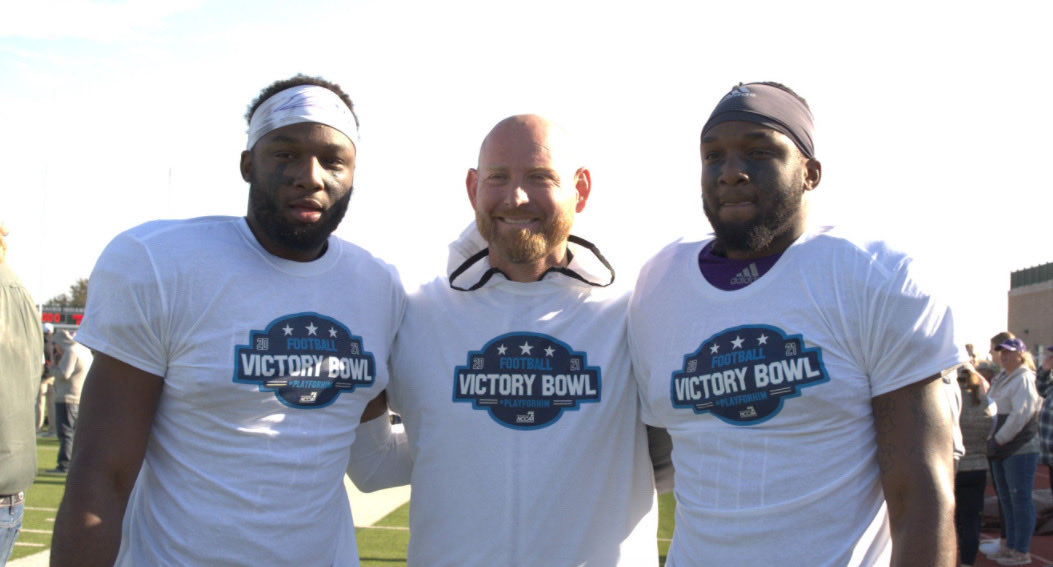 coachrsmith12's tweet photo. My photo memory today! Miss you boys! Keep chasing your dreams! ⁦@Twintower_9⁩ ⁦@TwinTower_11⁩ 
Love you men! Proud of you guys! Me and these two guys scored alot of touchdowns and won a lot of ballgames together.  
#StraightOutTheSip https://t.co/qpsV0bvyPA