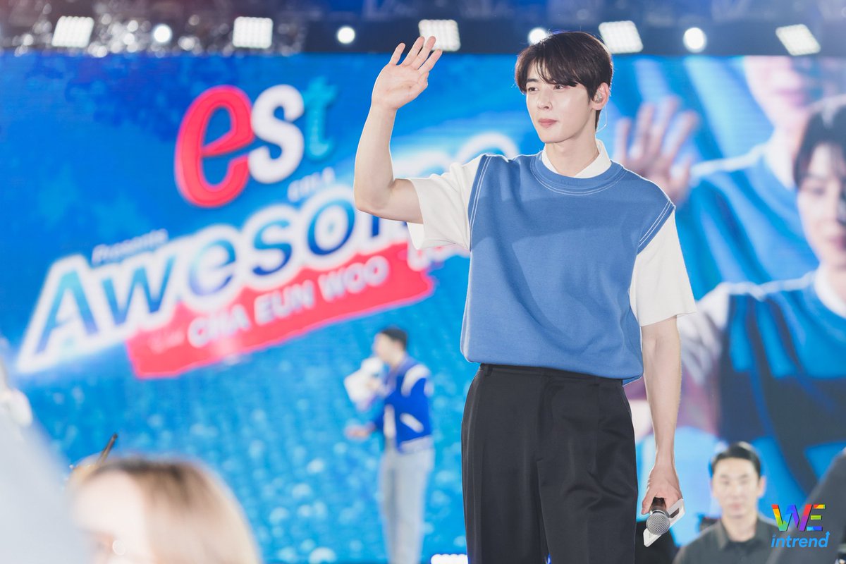 weintrend_tv's tweet photo. "ชาอึนอู" ในงานเปิดตัวพรีเซนเตอร์ "เอส โคล่า" est Presents Awesome Night with CHA EUN WOO โชว์ความ Awesome ชวนคนรุ่นใหม่ Gen Zest กล้าเป็นตัวเอง
#CHAEUNWOO #ชาอึนอู #estColaxCHAEUNWOO
#estColaBorntobeAwesome
#เอสโคล่าเกิดมาซากล้าเป็นตัวเอง
#WEINTREND https://t.co/wieYloHvQT