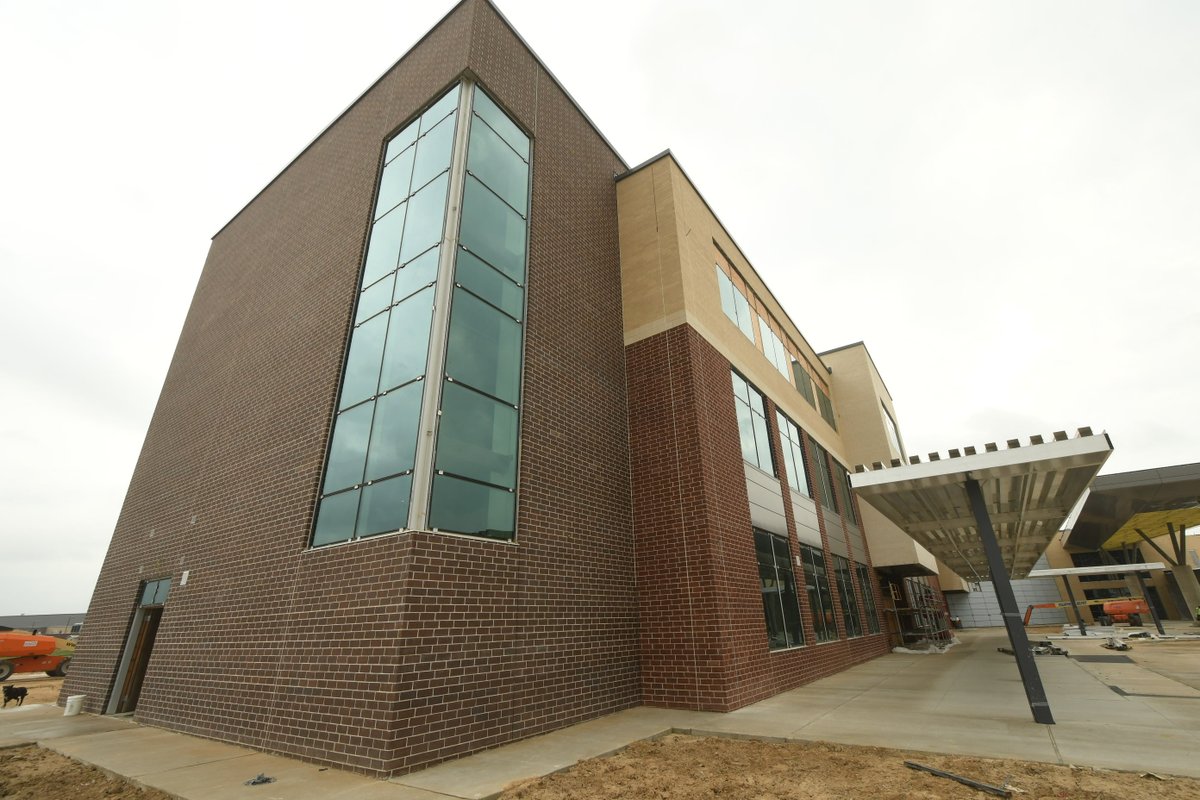 CyFairISD's tweet photo. Sprague MS (#CFISDMS20) is set to open in the 2023-2024 school year on the @BridgelandCFISD / @CFISDWells multi-campus site. See the latest construction images here: https://t.co/CsfJ1JEgJa. #CFISDbond π https://t.co/NPTVNLvCHR
