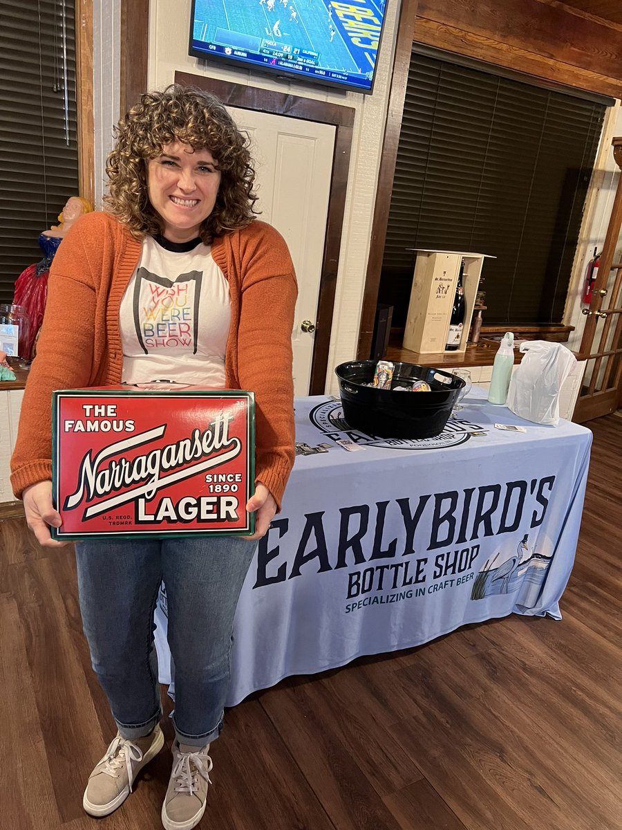 wywbeershow's tweet photo. Happy birthday to this amazing woman/cohost! This show would not be possible without her knowledge, energy, and passion! #birthdaygirl #HappyBirthday #CraftBeer https://t.co/lvDXxrKPor