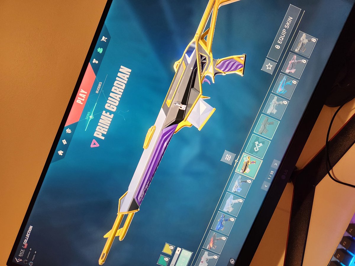 Awww I have my first skin in #VALORANT  🥰