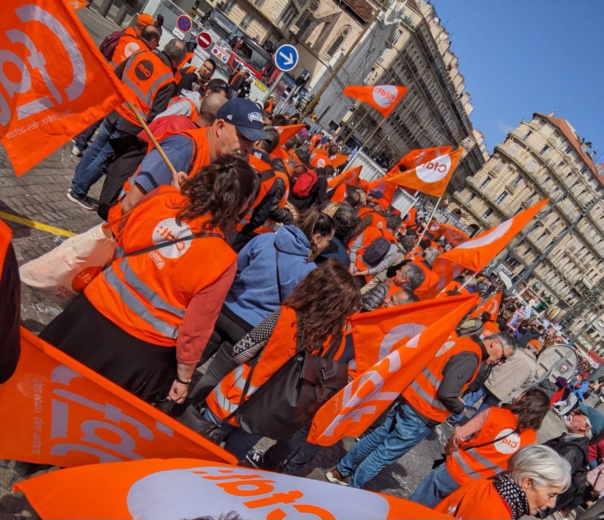 SolangeAudibert's tweet photo. 1ere, 2e,3e…11e mobilisation et on est là !
#64ansCestNon https://t.co/Es8FAPeTan