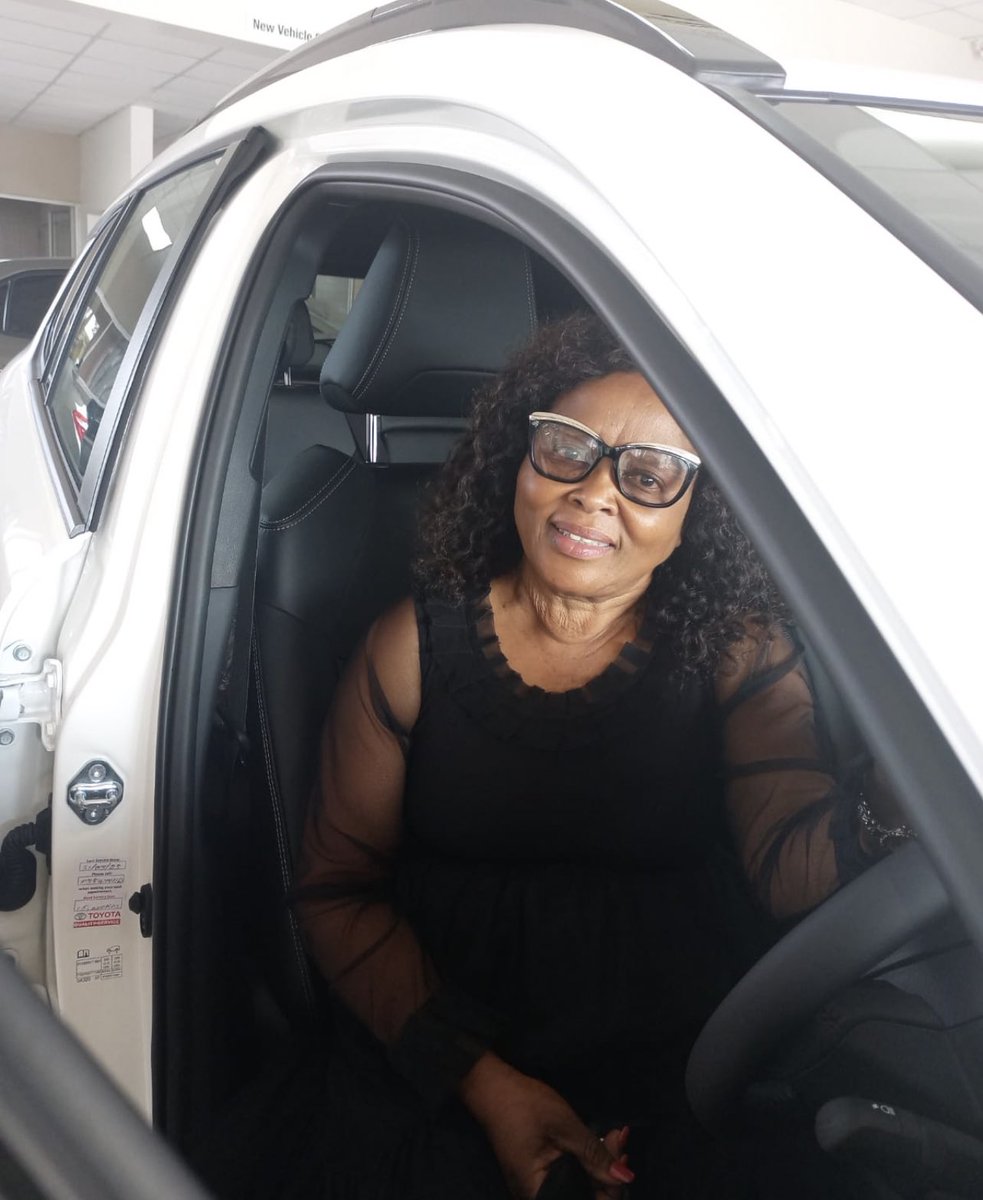 AkhonaaKhuzwayo's tweet photo. 🚨 STOLEN CAR ALERT: My gran got her new car Saturday…fast forward Tuesday night she was captive at gun point at home( Empangeni area)…they took the car and majority of the things inside the house🚨 please retweet and share, thank you. https://t.co/8niNYUQX12