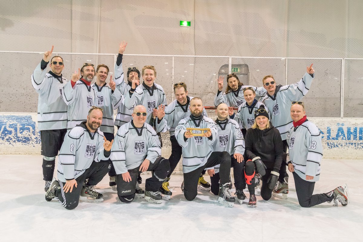 Verstas takes part in ArPa team who wins Kultainen Hokkari architect's rinkball cup! The tournament was held for the 25th time and it was the 4th time ArPa won the "Golden Skate" trophy. Ilkka and Atte from Verstas contributed the team consisting of players from fellow offices.