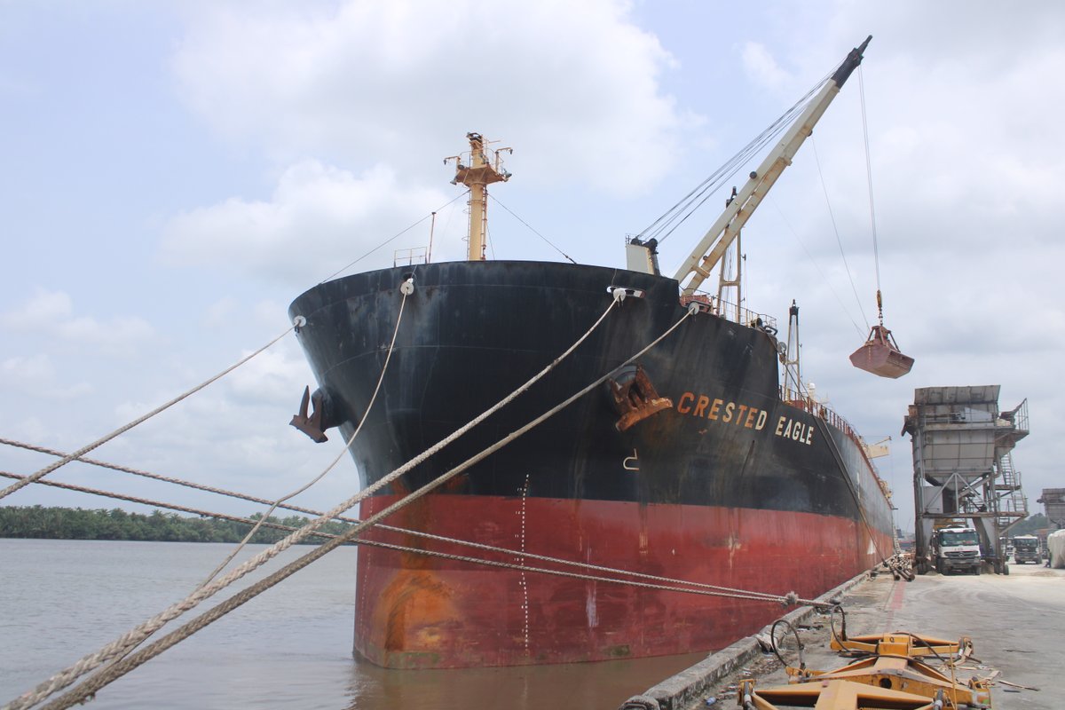 ecmterminalsltd's tweet photo. Announcing the arrival of the vessel Crested Eagle discharging at our terminals, multipurpose terminals ‘B’ of Calabar Port.

#port #vessel #Calabar https://t.co/LQx8WvI05g