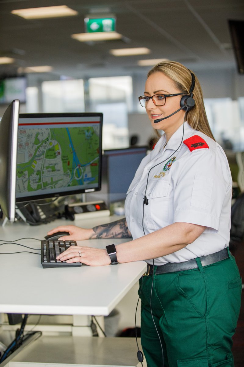📢We're recruiting for Qualified Paramedics and Emergency Medical Controllers so if you're interested in working for the ambulance service then check out the links below! ⬇️

➡️Qualified Paramedic: buff.ly/40J2Ax5 
➡️Emergency Medical Controllers: buff.ly/3zhh8s3