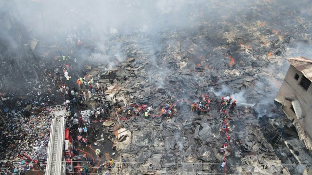 বঙ্গবাজারে হামলার শিকার, ৩০০ জনের বিরুদ্ধে পুলিশের মামলা