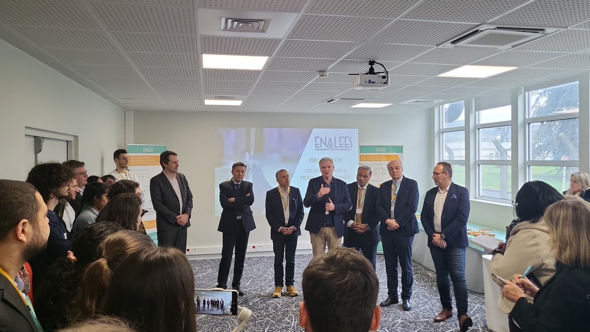 [Inauguration <a href="/enalees/">Enalees</a>]

Clap de fin avec les allocutions de #Laurent Thiery et de nos partenaires <a href="/Genopole/">Genopole</a> #semgenopole #iledefrance #BPIFrance #parissud #essonne