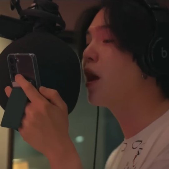 9396PICS's tweet image. 🎙️🎧