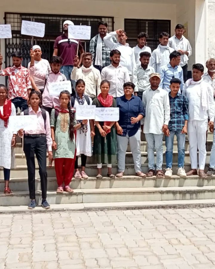 उदयपुर मावली की घटना में पूजा भील के साथ दुष्कर्म के बाद निर्मम हत्या के मामले में परिजनों को न्याय मिले इस हेतु श्री मान उपखंड अधिकारी बिछीवाड़ा के माध्यम से माननीय मुख्यमंत्री राजस्थान सरकार को ज्ञापन देकर उचित न्याय , मुआवजा ओर परिवार के एक सदस्य को सरकारी नौकरी की मांग की।