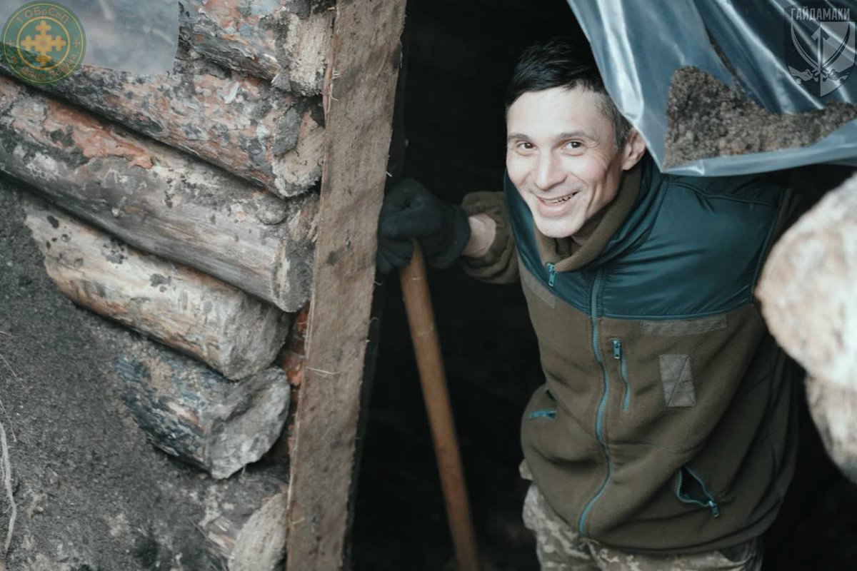 BohunBrigade's tweet photo. As the fighters say: "Whoever did not hold a shovel in his hands never fought. Because a shovel is sometimes better than a machine gun." https://t.co/9DnKgZKTJN
