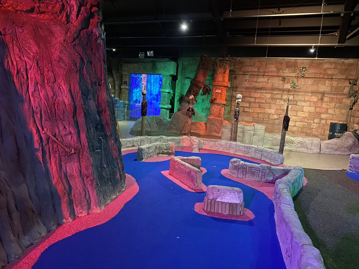 VickiEdmunds11's tweet photo. Got to spend yesterday afternoon in #Cheltenham with one of my sister-in-laws, my girls &amp; two of their cousins, pairing chores, shopping &amp; lunch with 36 holes of crazy golf at #MrMulligans. Great offers on Wednesdays using code WICKED. ⛳️ [also lunch Spencers from Sherlock 🔍] https://t.co/x26CFjZLGV