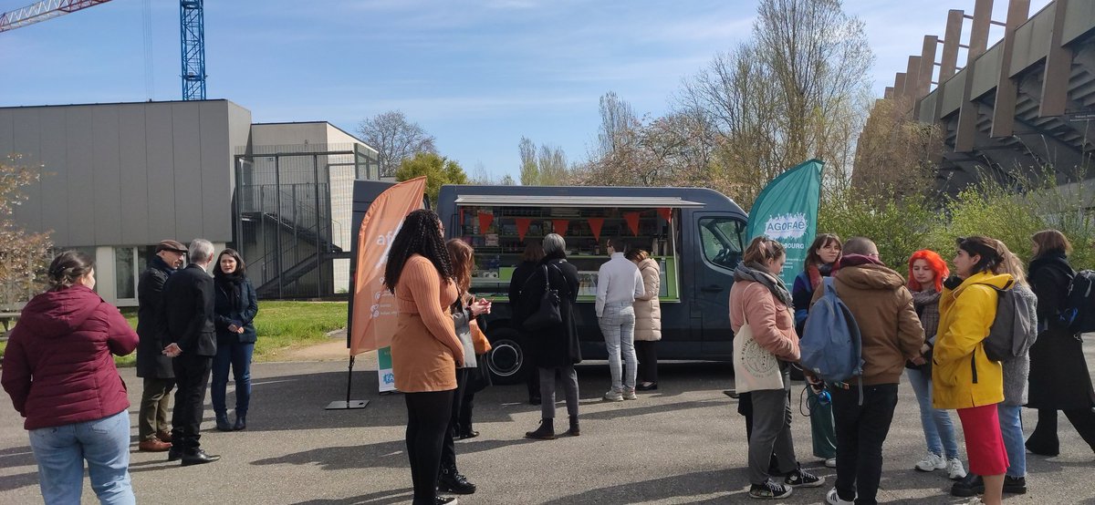 L'<a href="/AFGES/">AFGES, les Étudiant-e-s d'Alsace</a> à organisé ce matin une rencontre avec Madame la préfète du Bas-Rhin et des #etudiants pour parler des <a href="/Agorae_Strasbg/">AGORAé Strasbourg</a> et de la précarité alimentaire grandissante !

📣 « Il peut être intéressant de revoir le fléchage des crédits pour aider la jeunesse »