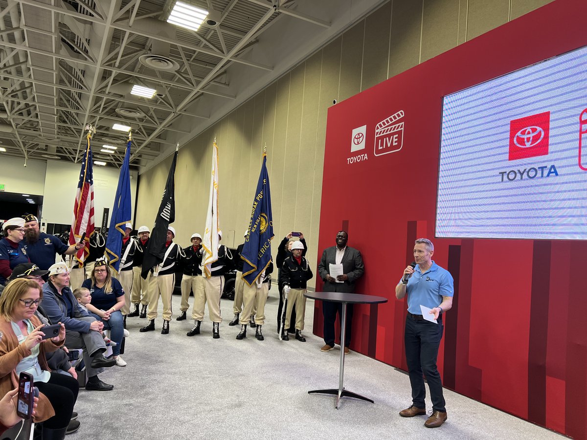 MACVorg's tweet photo. Tuesday night was an incredible evening at the @TCAutoShow! Amazing generosity from Twin Cities Auto Show &amp; GMADA for donating a $40K check to MACV. #MilitaryAppreciation #BetterTogether #EndVeteranHomelessness https://t.co/EXJU7XqSpk