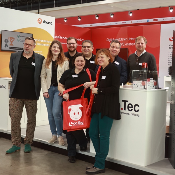 In unserem neuen Blogbeitrag haben wir die didacta 2023 noch einmal Revue passieren lassen.  Jetzt einen Blick "hinter die Kulissen" werfen und die didacta Kurzinterviews entdecken.
↪ cotec.de/blog/didacta-2…

#blog #messe #didacta #twlz #twitterlz